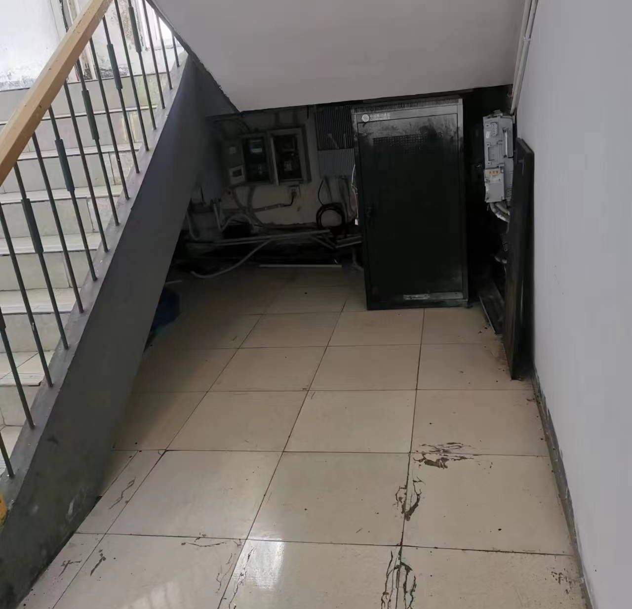 改造前楼梯间